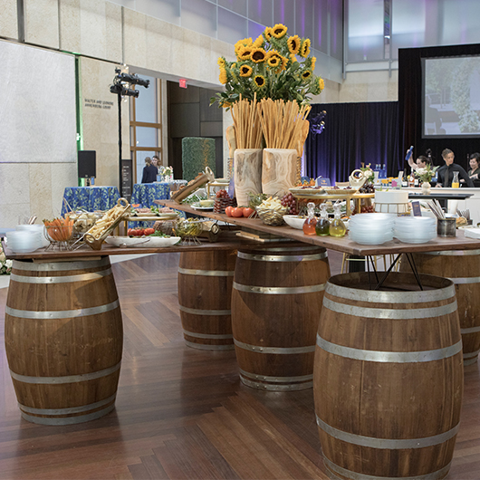 Chestnut Top Vineyard Table