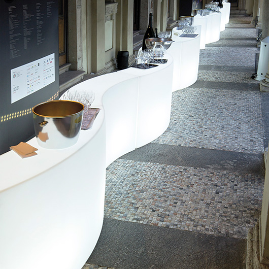 Snack Bar 65" Section