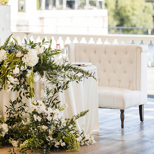 Claire Loveseat 47" Claire Loveseat 47"