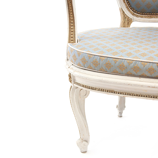 Antique Dauphine Settee (1) Antique Dauphine Settee (1)