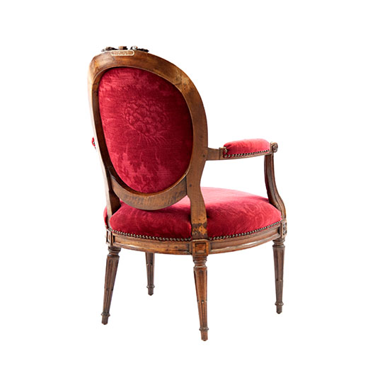 Antique Red Velvet Dahlia Armchair (2) Antique Red Velvet Dahlia Armchair (2)