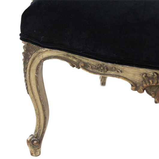 Antique Crown Armchair (2) Antique Crown Armchair (2)