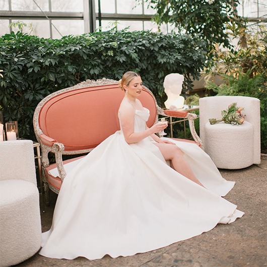 Chateau Sofa - Pink Velvet (1)