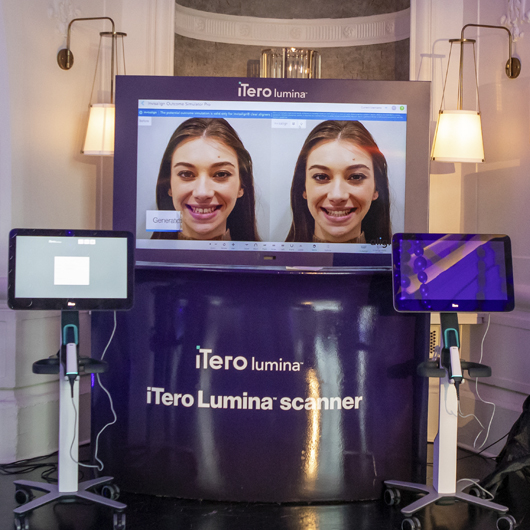 Branded Axel Floor Lamp